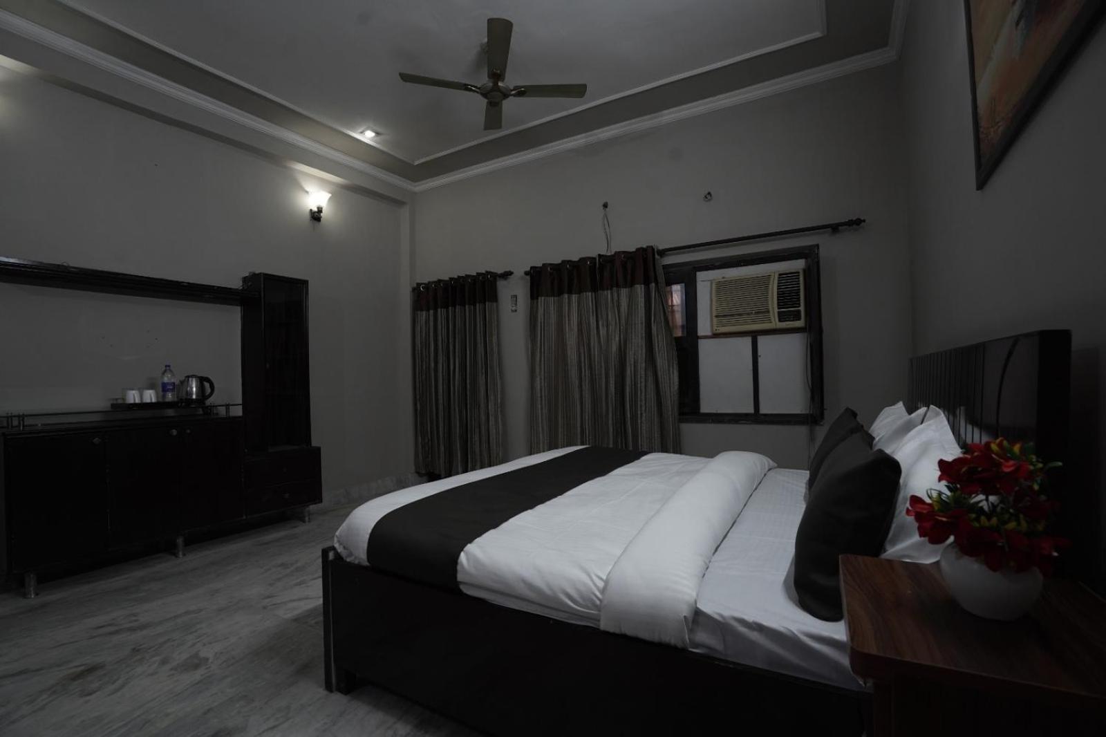 Play-Sunflower Omega-1 Couple Friendly Greater Noida Dış mekan fotoğraf
